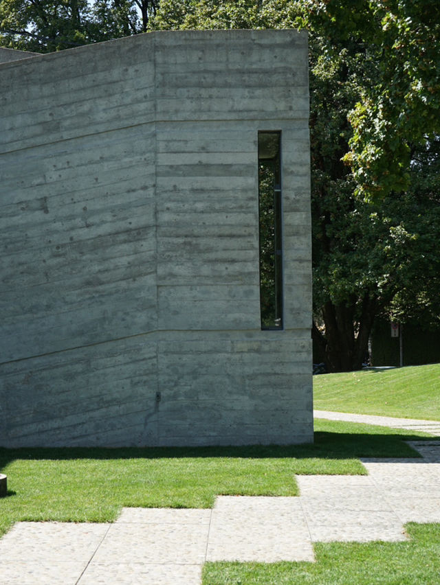 Zurich | Enjoy the museum vibe near Zurich lake