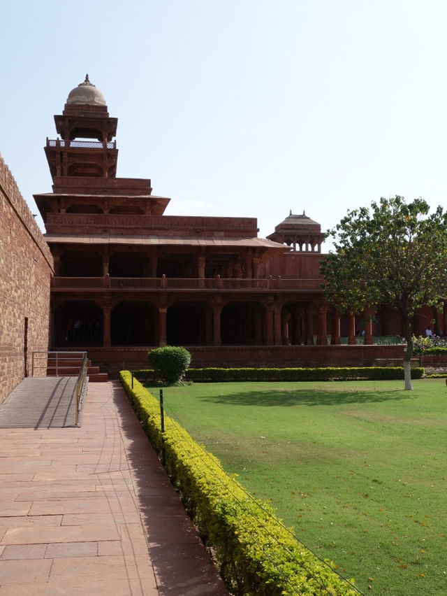 Fatehpur Sikri: The Magnificent Mughal Ghost City