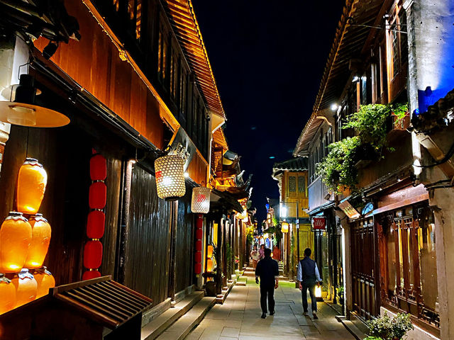 Zhouzhuang by Night – Pure Magic on the Water