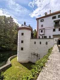 🏰✨“Timeless Elegance: My Enchanting Visit to Snežnik Castle”✨🌲