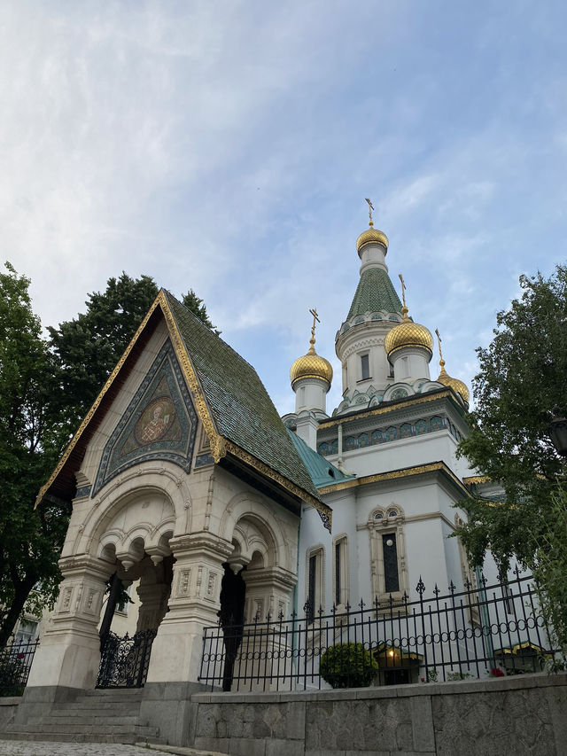 🇧🇬 索非亞 Sofia 打卡指南｜壯麗大教堂與東歐獨特氛圍 ✨