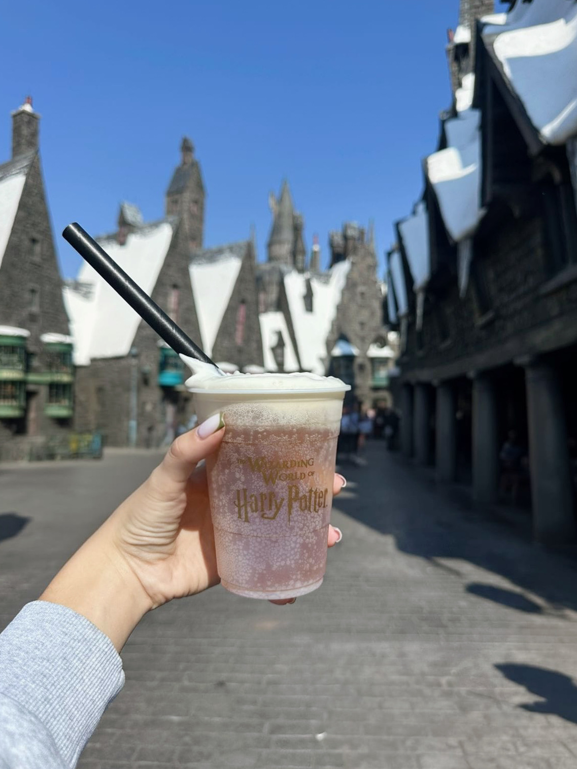 Universal Park is one of the coolest attractions in Beijing; both kids and adults will love it!

Why choose this park?

Harry Potter fans will definitely love it here! But that's not the main thing here: Kung Fu Panda World, Minions, Transformers, Jurassic World—everything is so realistic that you feel like you're right there in the movie.

Rides and Waiting Time?

There are a lot of rides, for both adults and kids. The Transformers roller coaster is simply amazing 🤩
In my opinion, there's no point in buying a VIP ticket, as the lines weren't that long. The longest wait on Tuesday was 40 minutes, but while we were exploring the other rides, the line shrank to 20 minutes. And everything is done so that the line never gets stuck; everyone moves along quite quickly, which is a real kudos to the park. 👌

What's on the park grounds?

Of course, like all parks, there are cafes, but here they're themed, everything is tailored to each cartoon. We visited the Kung Fu Panda noodle shop, where the Langzhou noodles were incredibly delicious. 🍜
Of course, there are tons of themed shops, for example, you can dress up as a Harry Potter character, and by the way, they sell pretty high-quality stuff. 👍

How to get there?

Getting here couldn't be easier! Just take Line 1 of the metro and get off at the final stop, Universal Resort. You can't go wrong when you exit the metro; the park entrance will be right there, so head there!

Cost?

Trip.com turned out to be the cheapest option for purchasing tickets; we bought them the same day. The price at the entrance was much higher.
Food prices average around 70 rubles per dish.
There's also a chic Charlie and the Chocolate Factory-themed restaurant at the park's exit. 🏭

Subscribe and add to your favorites, the address is below. 👇

________________________________________

Metro:
Line 1 Universal Resort
Taxi:
Universal Beijing Resort
Taxi:
________________________________________

#Universal
#Baijing
#EntertainmentPark