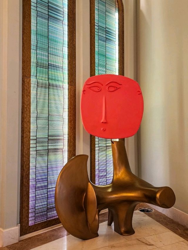 Sun Signature Gallery in Sunset Town: a free stop near Fountain Square