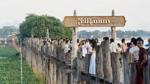 マンダレー、ウー・ベイン橋 — ミャンマーの歴史を歩む、美しい夕暮れのひととき。 — traveler post in マンダレイ