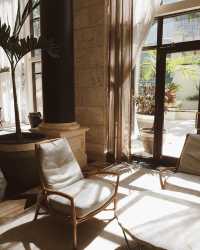 Elegance Redefined: Ritz-Carlton Coconut Grove's Stunning Lobby Lounge 🌟