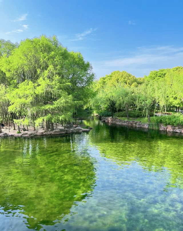 越靠近自然，就越靠近快樂，悠閒寧靜悄然浮現……