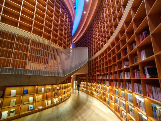 上海書店 | 光的空間新華書店