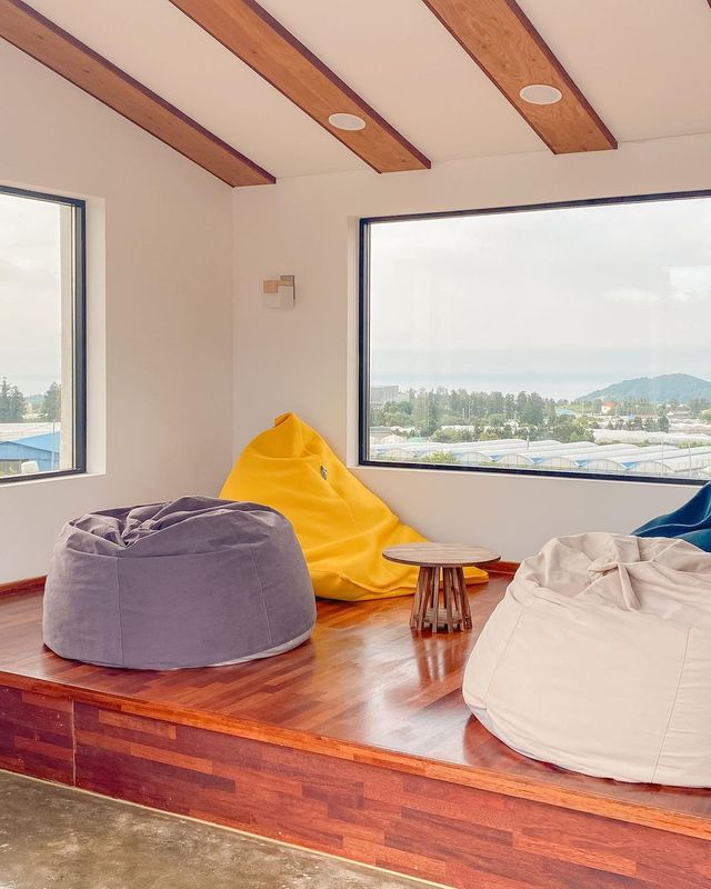 이번 제주 여행 첫 날에 묵었던 애월 숙소 🏡
오픈하자마자 가고 싶었던 곳인데 이제서야 다녀왔습니다 🥹🤍