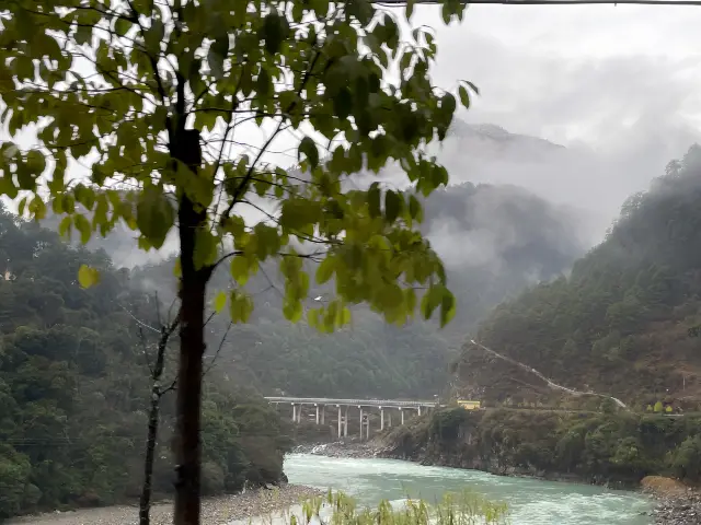 Tibet | It's difficult to enter Tibet via Bingcha line, sharing the scenery of the junction of Yunnan and Tibet