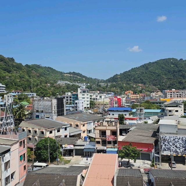 Come sleep at Patong Bay !