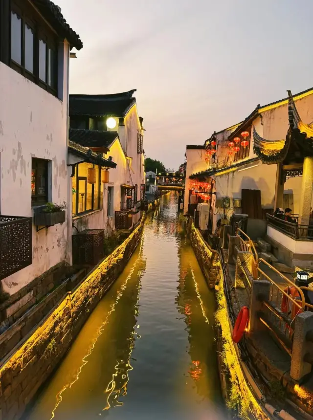 Rest your head in Gusu, and feel the tenderness of the Jiangnan region