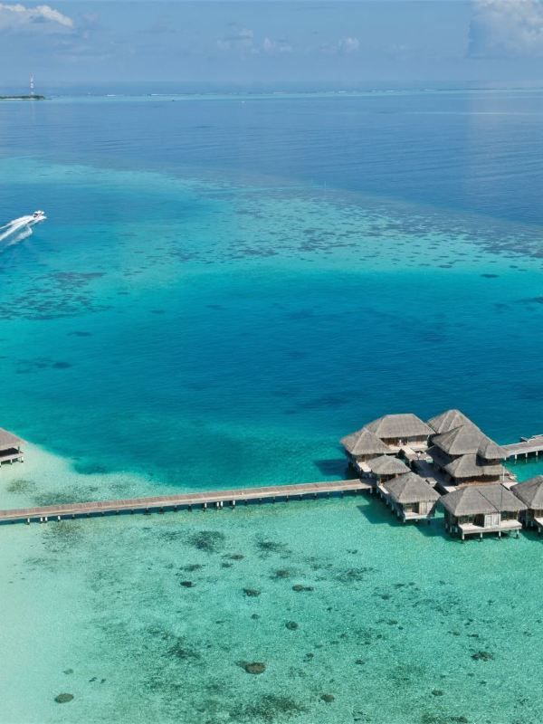 🏝️ Maldives Marvels: Luxe Huvafen Fushi Stay 🌟