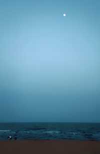 藍調的海在蔚藍海岸