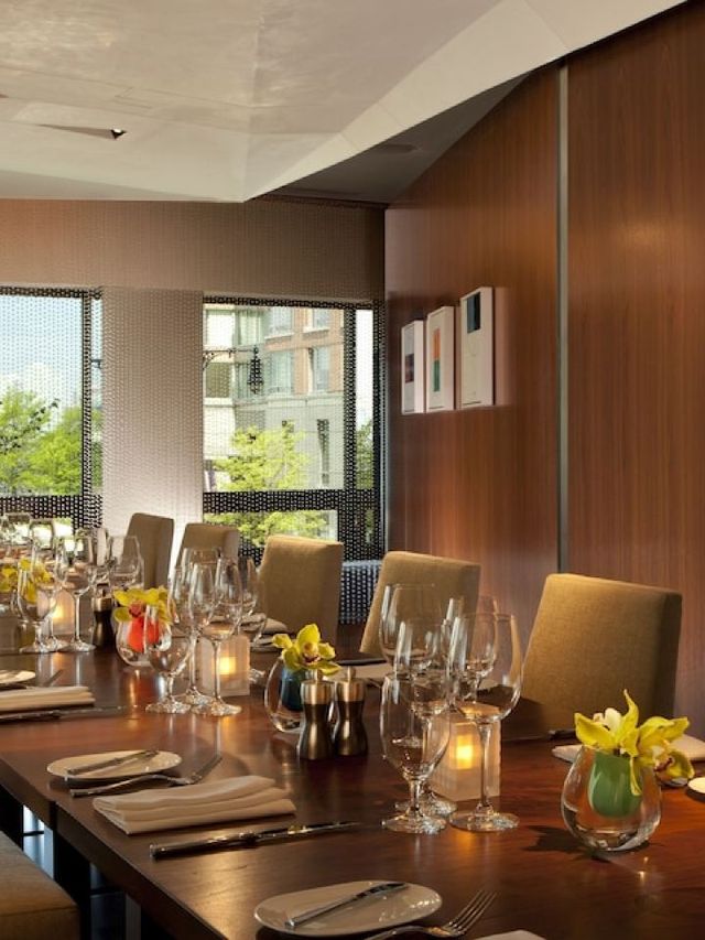 🌟✨ Luxe Suites & Eats in NYC's Heart 🗽🍴