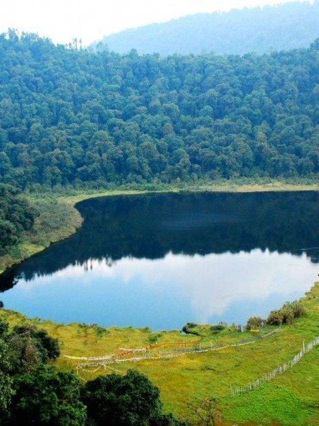 🎰✨ Gangtok's Glitzy Getaway: Mayfair Spa Resort & Casino 🌄