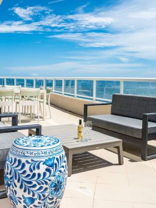 🌟 Fort Lauderdale Luxe: Ritz-Carlton's Coastal Charm 🏖️✨