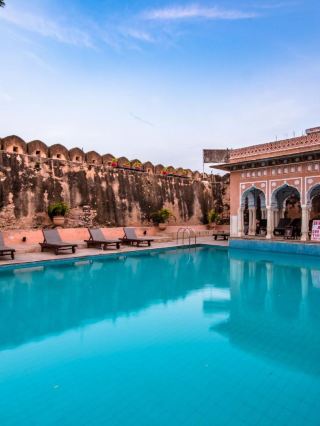 🏰✨ Jaipur's Regal Retreat: Unwind in Luxury! ✨🏰