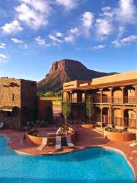 🌟 Gateway Getaway: Colorado's Hidden Gem Hotels 🏞️