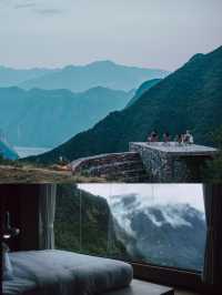 重慶2小時｜270°懸崖民宿，盡覽巫山峽雲。