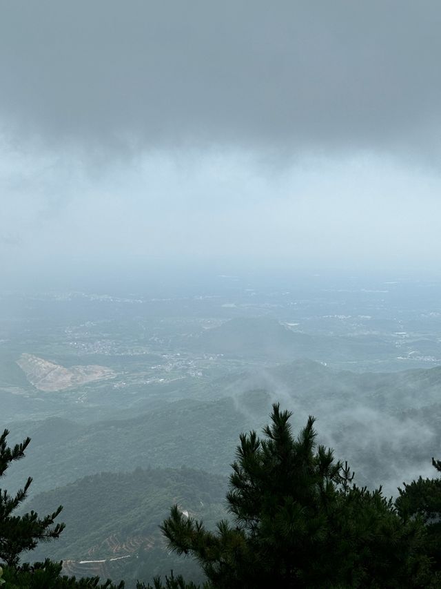 湖北孝感雙峰山｜不一樣的煙霧飄渺。