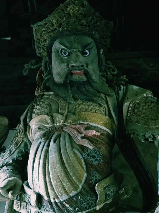 寺內建築精美，融合了建築、雕塑、繪畫等藝術。