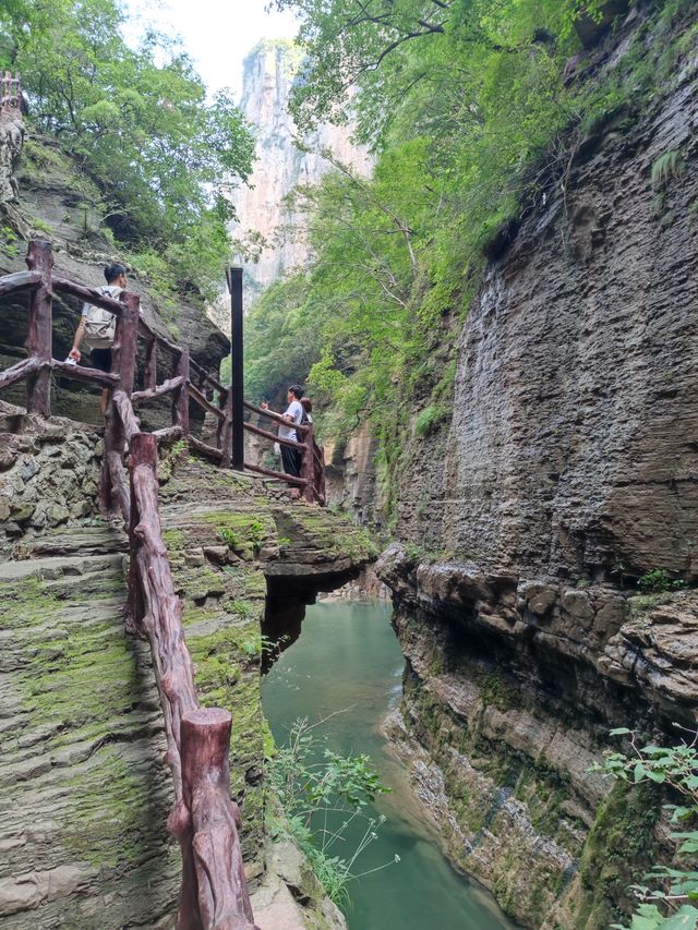 雲台山泉瀑峽。