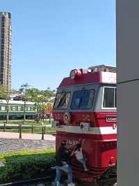 廣州鐵路博物館與濱水公園。
