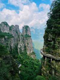 廣西貴港平南北帝山｜有「小張家界」之稱。