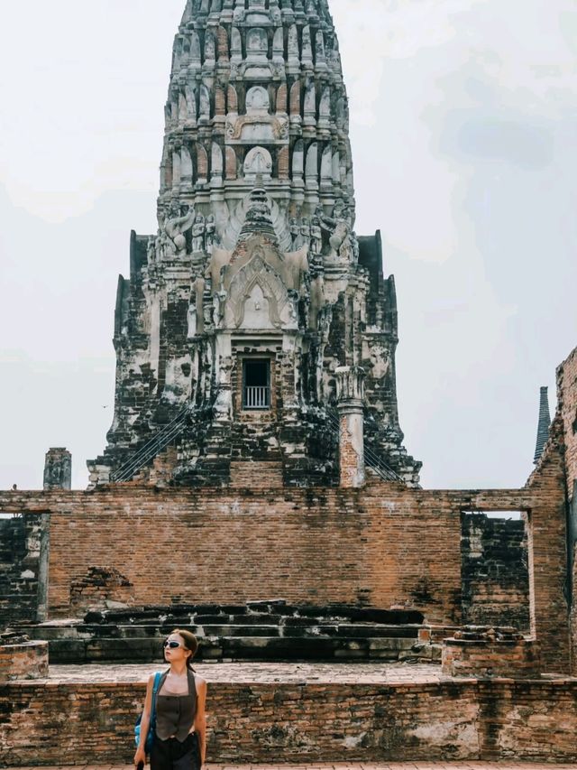 Mahathat Temple in Bangkok Thailand is Stunning🌹