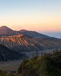 布羅莫火山——東爪哇的地獄之門，震撼人心的奇景