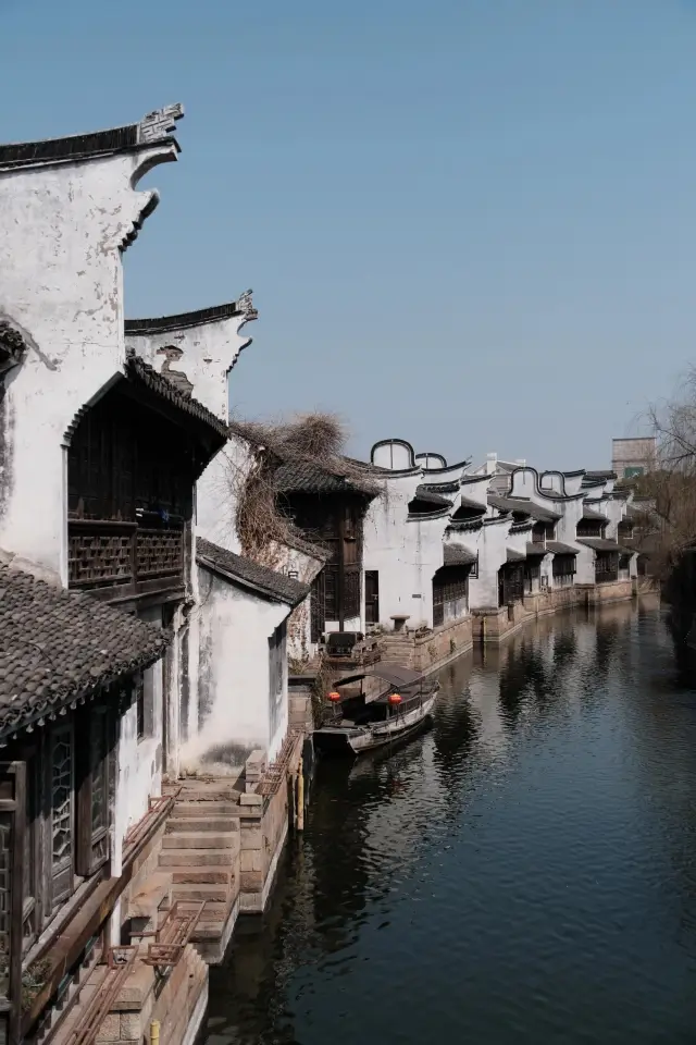 Jiaxing Travel Guide: Birthplace of the Red Boat, Waterside Ancient Towns and Culinary Feasts