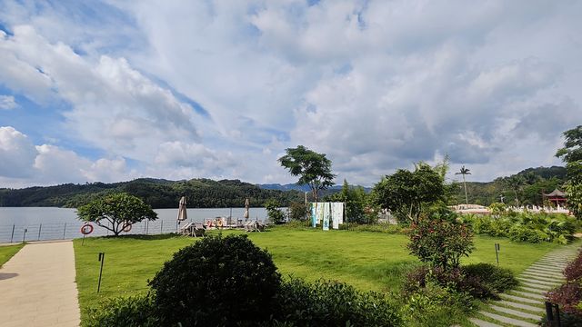 住進山水畫卷中，感受愛樹慈湖書院的療癒時光