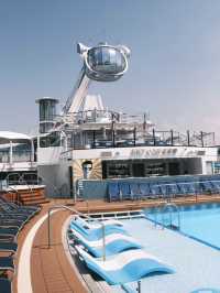 📸 Caught some empty shots on a fully booked cruise with 5,200 people on board?