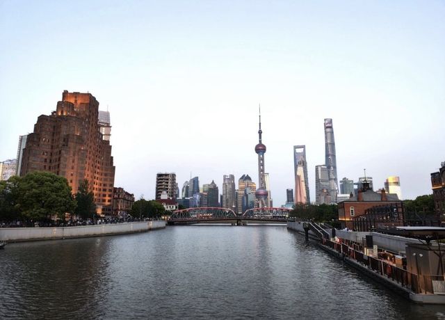 上海外灘——百年風雲交匯處，摩登與復古的詩篇