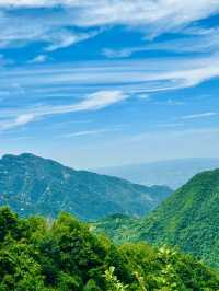 雲崖飛瀑——流峪飛峽的澎湃律動