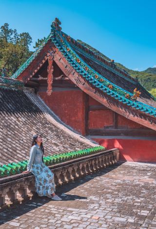 หอบรรพบุรุษโต่วต้าฟู่: ความลับทางสถาปัตยกรรมของเพดานคาซองสมัยราชวงศ์หยวนและวัดเก่าแก่พันปี