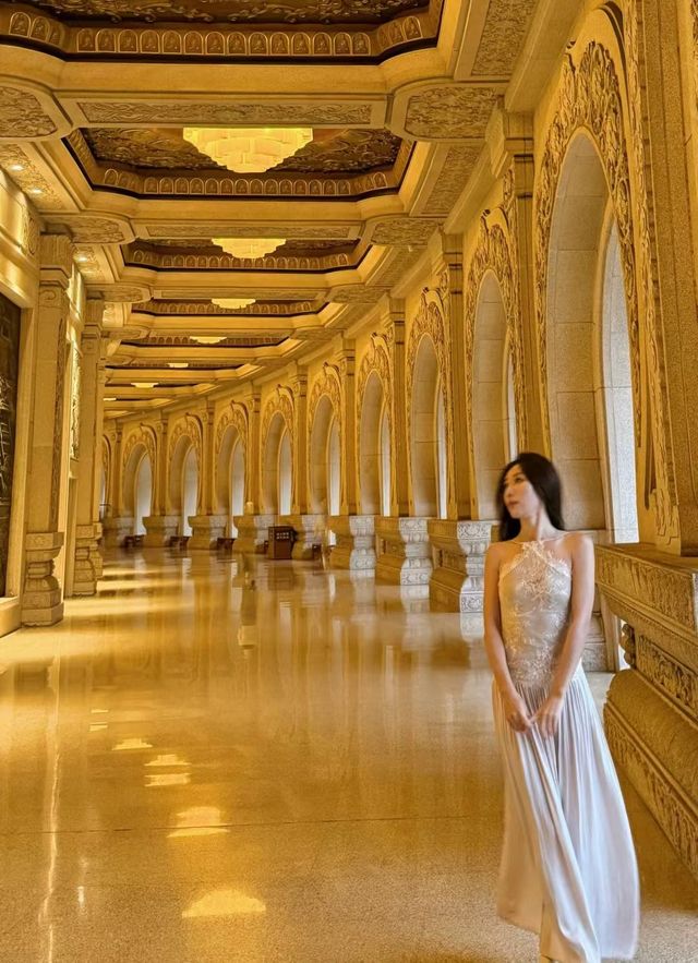 金頂映禪心，牛首藏金陵