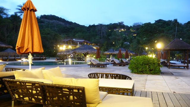 蘇梅島通塞灣度假村 Tongsai Bay   酒店概況 這家五星級酒店位於波普特的一個寧靜灣