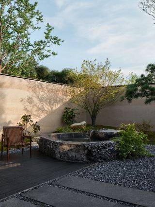 Just opened in Xianning, a private hot spring villa with one room and two pools, super chill