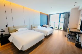 แพ็กเกจชมวิวพาโนรามาบนที่สูง โรงแรมคลาวด์วิว (สาขาโฮลิงเกอร์ เขตใหม่)