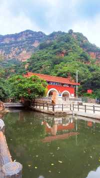 北京湖洞水遊玩攻略 湖洞水坐落於平谷區黃松峪鄉,是一處小眾原生態2A峽谷景區,因谷中有湖、山中有