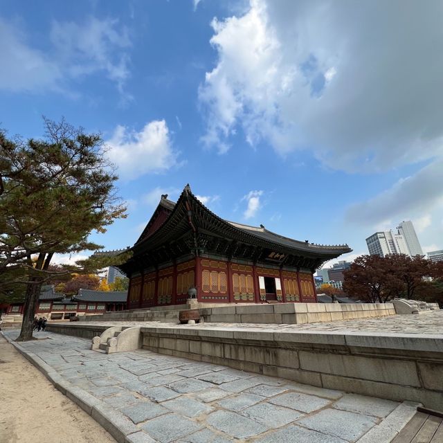 พระราชวังถ็อกซู (Deoksugung Palace)