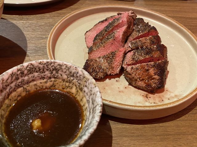 Koal: A quiet grillhouse 