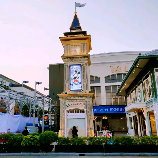 🙀🪄 Disney Theme Mall in Bangkok 🇹🇭