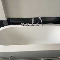 Affordable Room With Bathtub