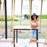 Miss T Cafe & Restaurant คาเฟ่สุดชิคริมทะเลหัวหิน