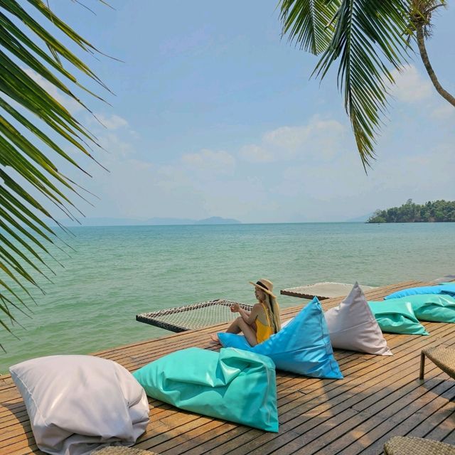 ร้อนๆแบบนี้ ชวนหนีฝุ่น PM ไปติดเกาะที่ TheBlueSkyResort เกาะพยาม ~ ระนอง