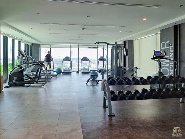 ที่พักนอนสบาย Holiday Inn & Suites Siracha Laemchabang 