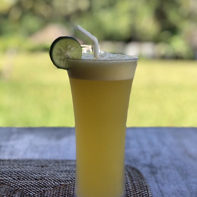 在烏布，吹著微風，看稻田雲影的景觀餐廳Warung Tepi Sari
