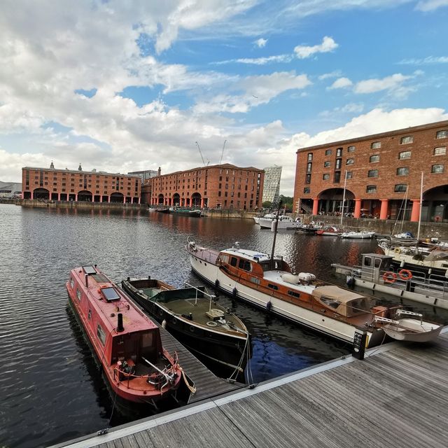 A walk around the Liverpool Docks
